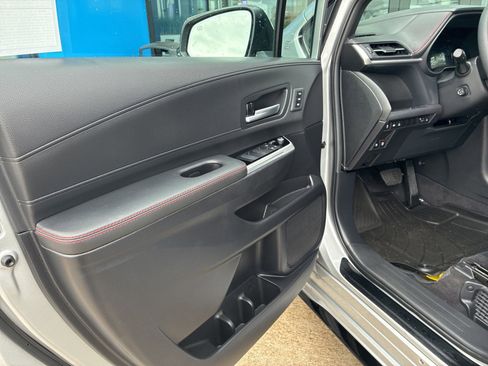 Used 2025 Toyota Sienna XSE w/ XSE Premium Package AWD/4WD image 9