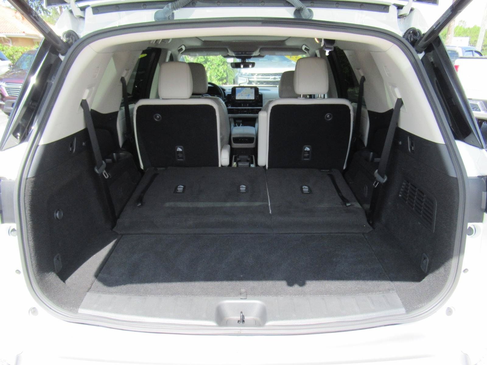 Used 2024 Nissan Pathfinder SL w/ SL Premium Package FWD image 37