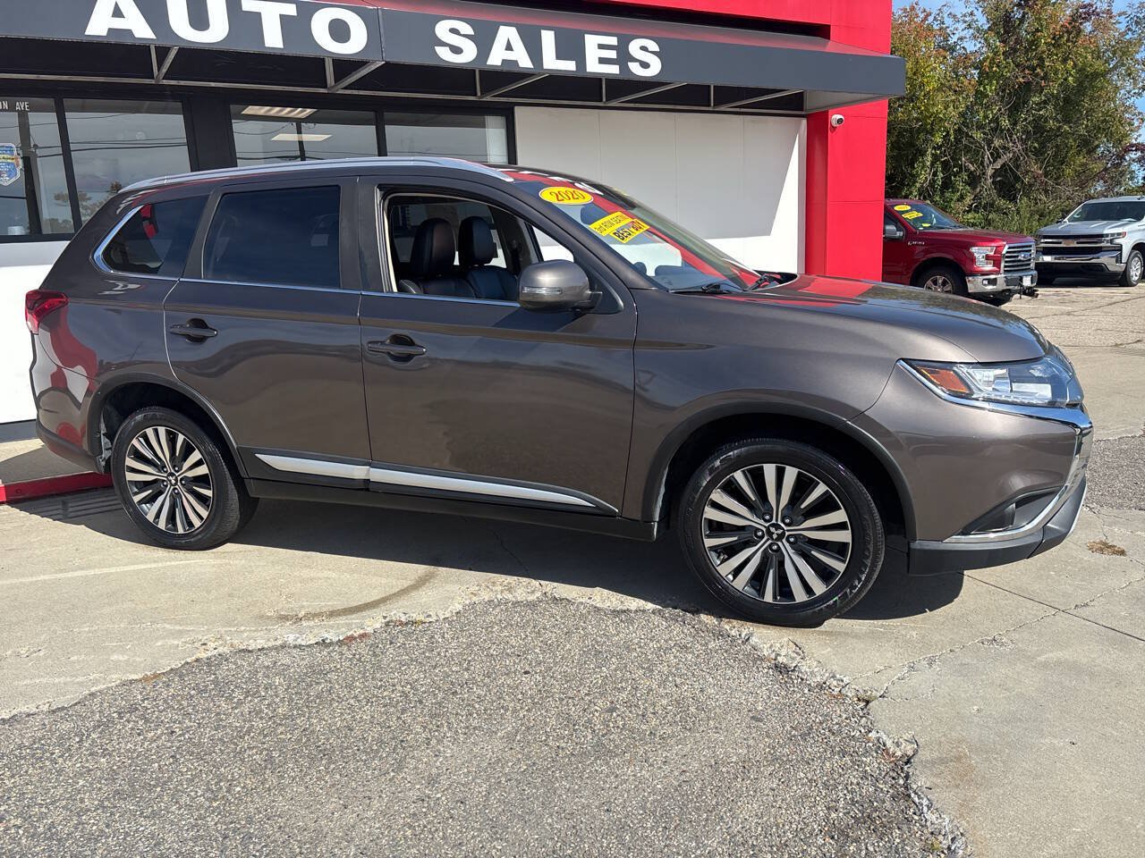Used 2020 Mitsubishi Outlander SEL AWD/4WD image 2