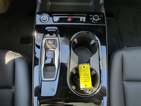 New 2025 Audi A6 e-tron Premium Plus image 17