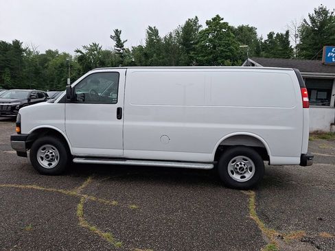 Used 2025 GMC Savana 2500 w/ Driver Convenience Package RWD image 4