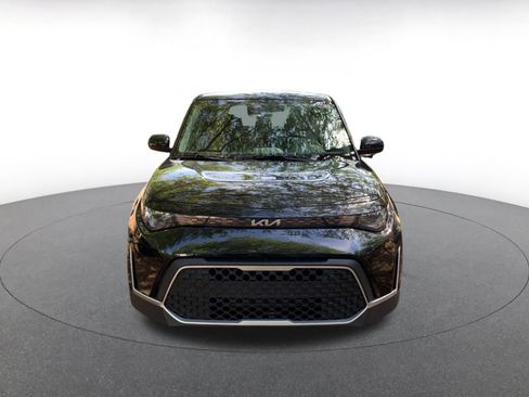 Used 2025 Kia Soul LX w/ LX Technology Package image 2