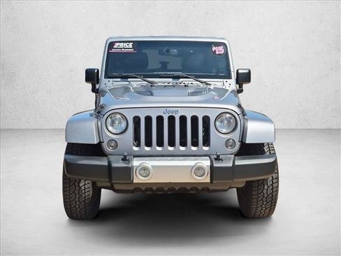 Used 2015 Jeep Wrangler Unlimited Sahara w/ Max Tow Package AWD/4WD image 2