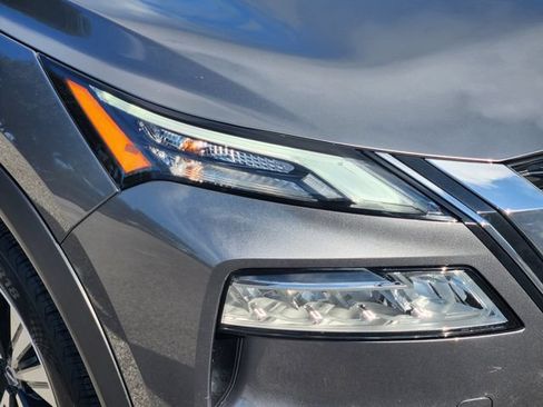 Used 2023 Nissan Rogue SV FWD image 10