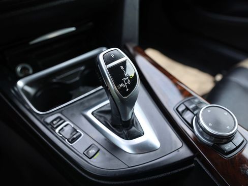 Used 2015 BMW 428i xDrive Convertible AWD/4WD image 29
