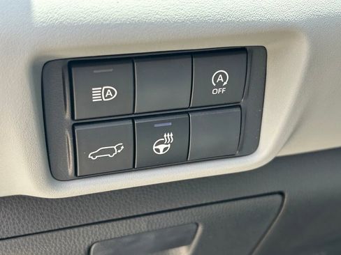 Used 2026 Toyota Highlander Limited AWD/4WD image 29