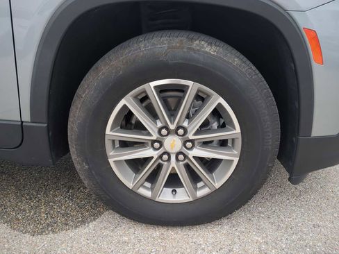 Used 2024 Chevrolet Traverse LT image 33