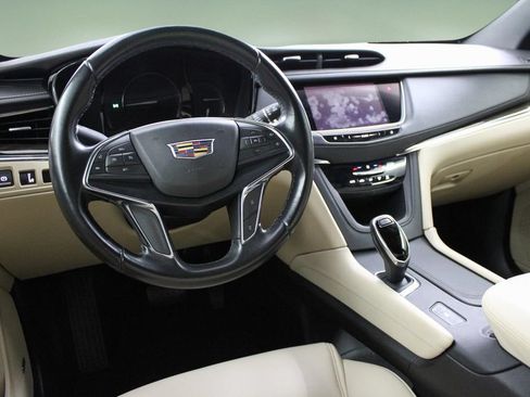Used 2019 Cadillac XT5 FWD image 17
