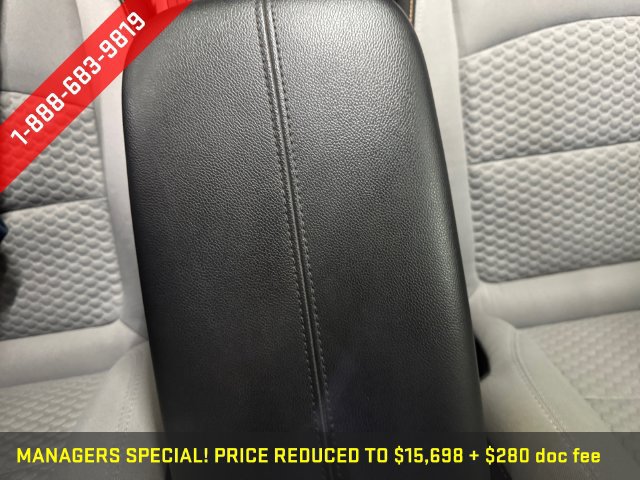 Used 2019 GMC Terrain SLE w/ GMC Pro Grade Package AWD/4WD image 17