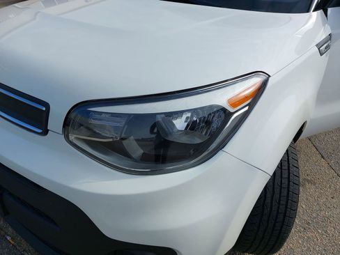 Used 2017 Kia Soul Base image 30