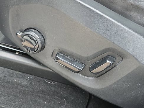 Used 2022 Volvo XC60 T8 Polestar w/ Protection Package Premier image 12