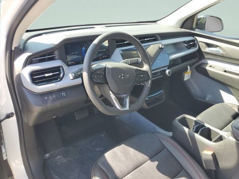 Used 2027 Chevrolet Bolt RS FWD image 14