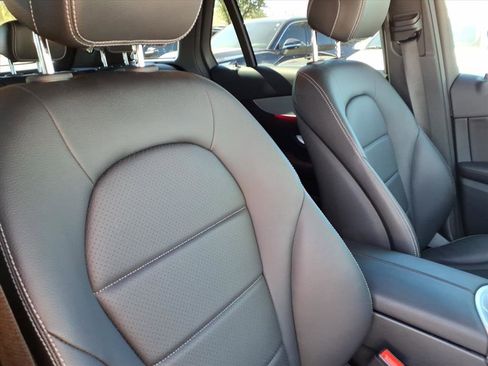 Used 2022 Mercedes-Benz GLC 300 image 12