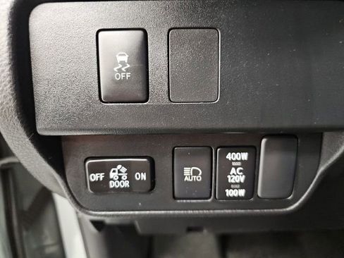 Certified 2023 Toyota Tacoma TRD Off-Road AWD/4WD image 17