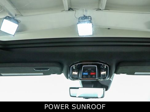 Used 2022 Jeep Grand Wagoneer Series III w/ HD Trailer Tow Package AWD/4WD image 22