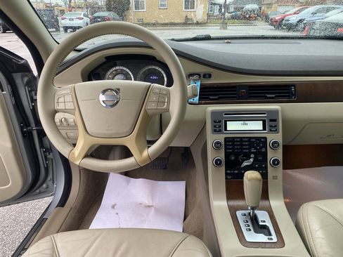 Used 2010 Volvo XC70 3.2 image 15