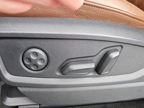 Used 2020 Audi Q5 2.0T Premium Plus w/ Premium Plus Package image 12