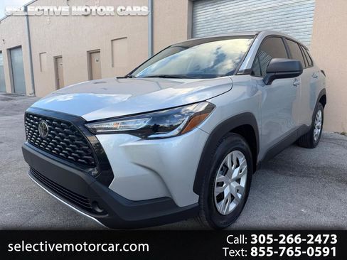 Used 2025 Toyota Corolla Cross L image 1