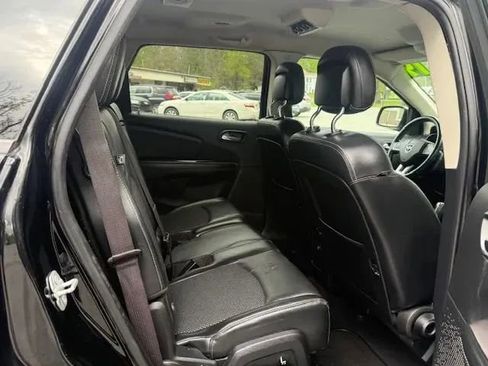 Used 2019 Dodge Journey Crossroad FWD image 17