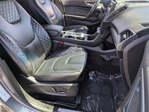 Used 2024 Ford Edge Titanium image 29