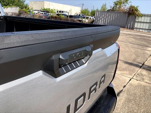 Used 2025 Toyota Tundra SR5 w/ SR5 Premium Package AWD/4WD image 31