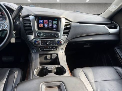 Used 2016 Chevrolet Suburban LT RWD image 3