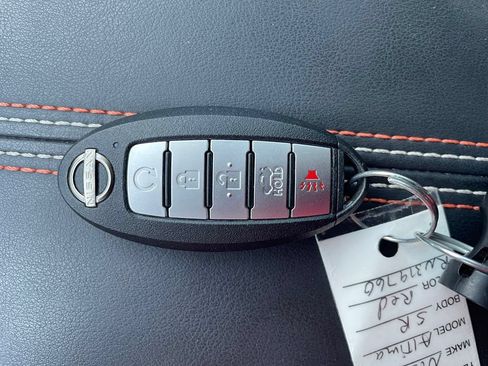 Used 2024 Nissan Altima 2.5 SR w/ SR Premium Package FWD image 18
