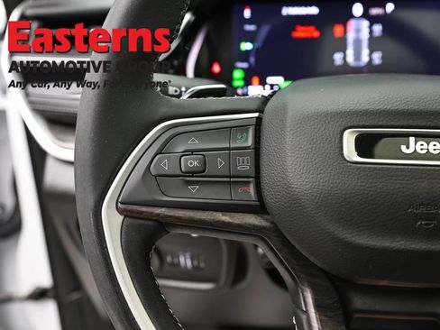 Used 2022 Jeep Grand Cherokee Limited 4xe w/ Luxury Tech Group II AWD/4WD image 14