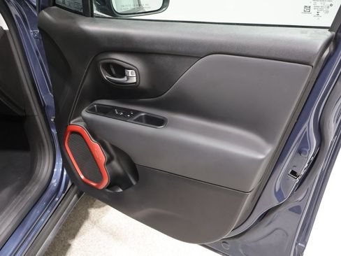 Used 2022 Jeep Renegade Trailhawk AWD/4WD image 21