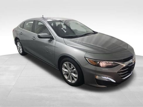 Used 2024 Chevrolet Malibu LT image 3