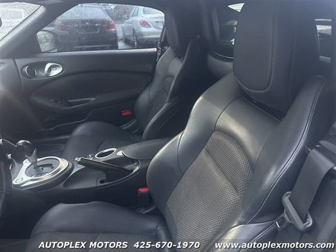 Used 2011 Nissan 370Z Touring w/ Sport Pkg image 12