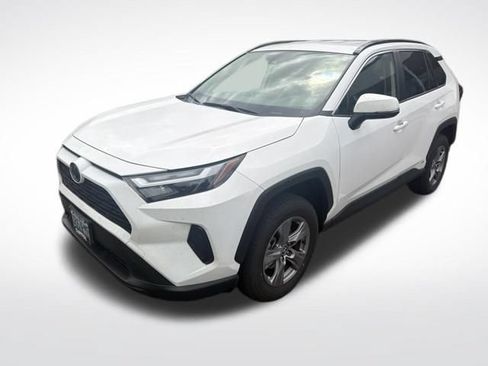 Used 2024 Toyota RAV4 LE AWD/4WD image 8