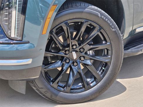 Certified 2025 Cadillac Escalade Premium Luxury w/ LPO, Floor Liner Package AWD/4WD image 7