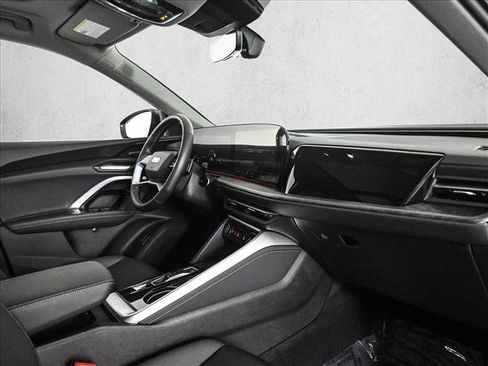 Certified 2025 Audi Q5 Premium Plus w/ Premium Plus image 23