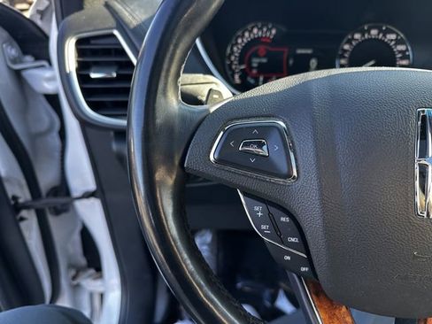 Used 2017 Lincoln MKX Reserve w/ Lincoln MKX Climate Package image 27