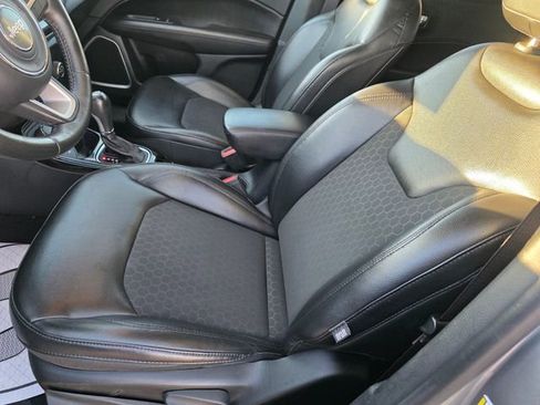 Used 2018 Jeep Compass Latitude image 16