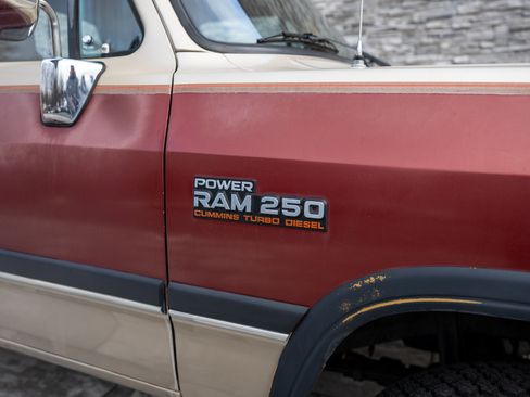 Used 1993 Dodge D/W Truck 250 image 29