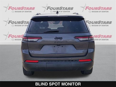 Used 2023 Jeep Grand Cherokee L Laredo image 5