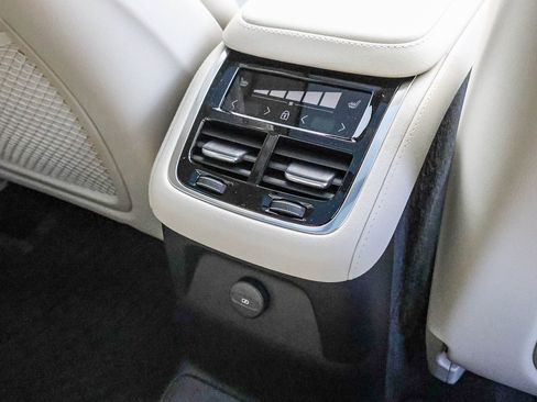 New 2026 Volvo XC90 T8 Ultra w/ Protection Package Premier image 21