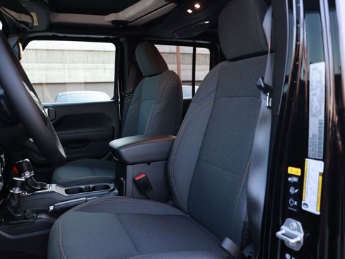 New 2026 Jeep Gladiator Sport image 13