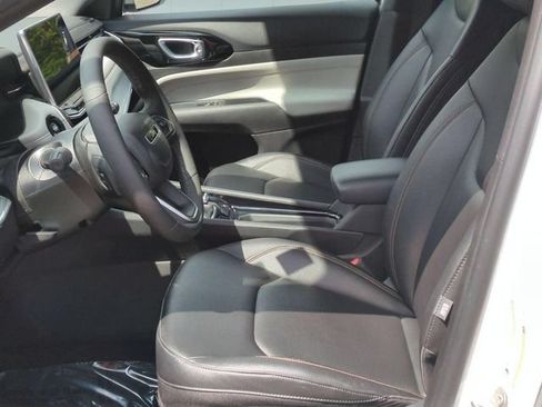 Used 2024 Jeep Compass Limited AWD/4WD image 12
