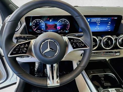Used 2026 Mercedes-Benz GLA 250 image 11