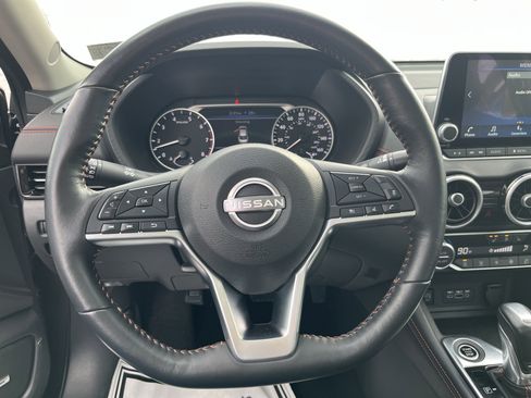 Used 2024 Nissan Sentra SR w/ SR Premium Package image 18