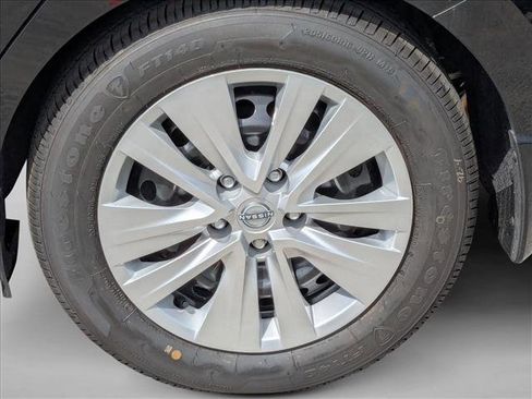 Used 2025 Nissan Sentra S image 9