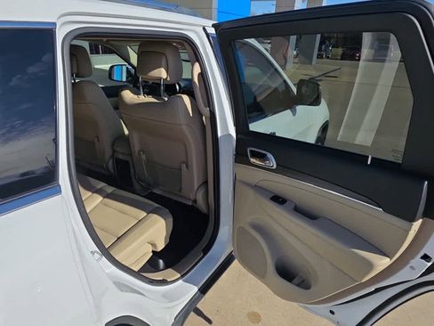 Used 2021 Jeep Grand Cherokee Limited image 18