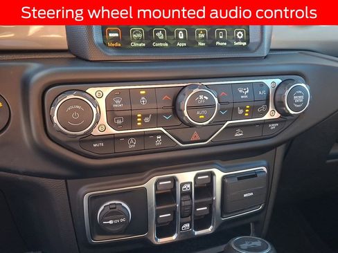 Used 2022 Jeep Wrangler Unlimited Sahara w/ Cold Weather Group image 15