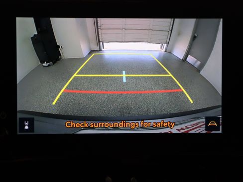 Used 2023 Toyota Corolla Cross XLE w/ Convenience Package FWD image 21