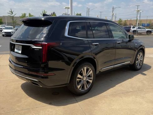 Used 2023 Cadillac XT6 Premium Luxury w/ LPO, Floor Liner Package AWD/4WD image 5