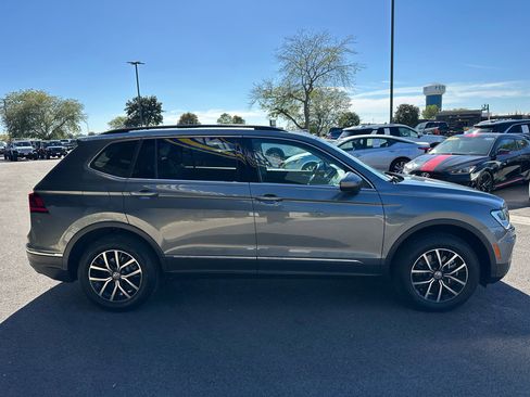 Used 2021 Volkswagen Tiguan SE image 8