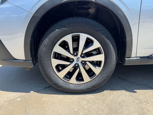 Used 2021 Subaru Outback AWD/4WD image 10